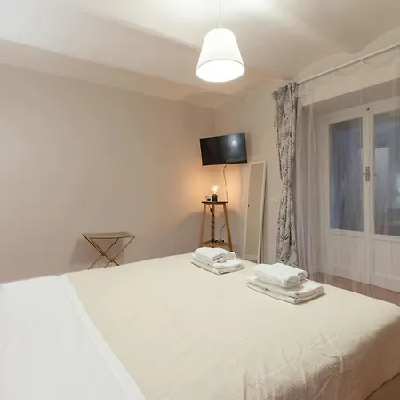 San Ambrogio Courtyard In Apartament Florencja