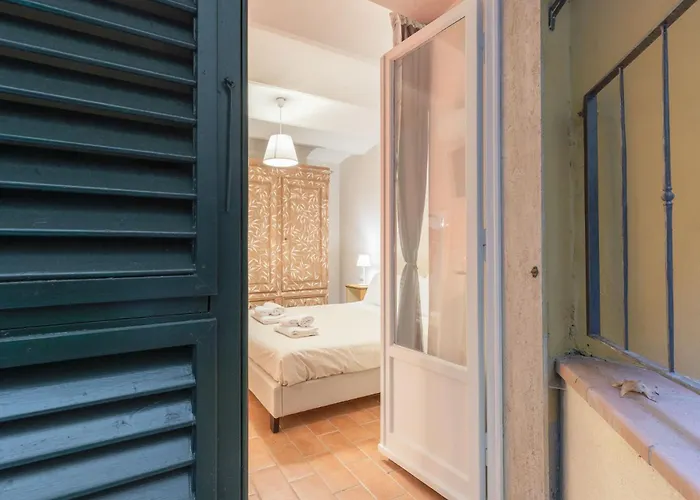 Apartament San Ambrogio Courtyard In