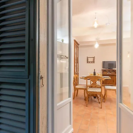 S.ambrogio Courtyard In Florence-hosted By Thinah Apartmán *