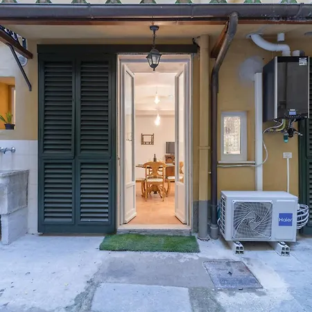 Apartmán S.ambrogio Courtyard In Florence-hosted By Thinah Florencie
