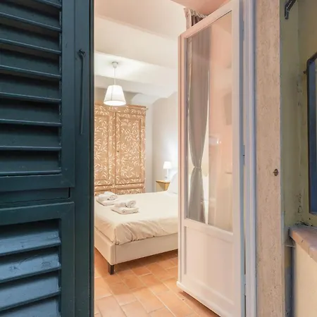 Apartmán S.ambrogio Courtyard In Florence-hosted By Thinah